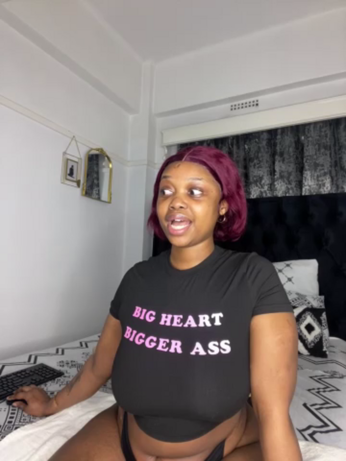 Queen_Tee23