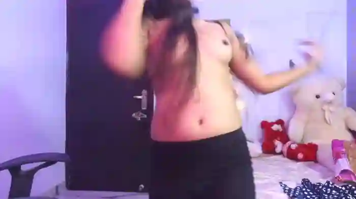 2025/08/03/stripchat-vaarsha-19-50-27