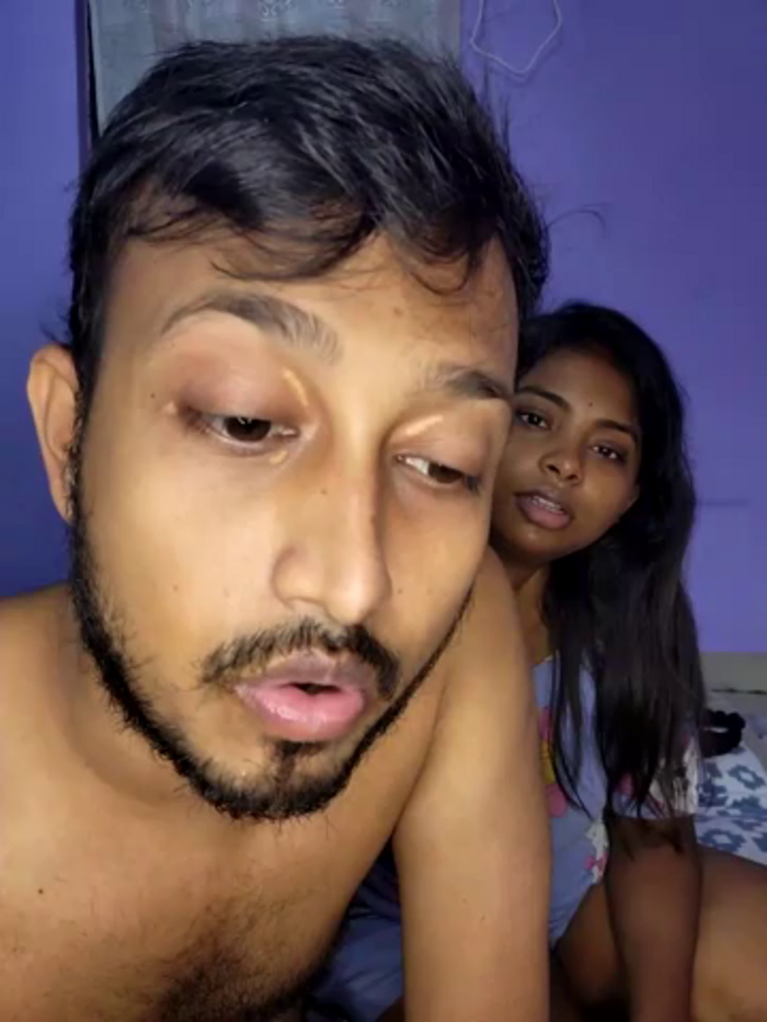 Trending_Couple