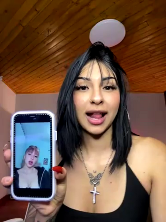 Hilary_pinkk