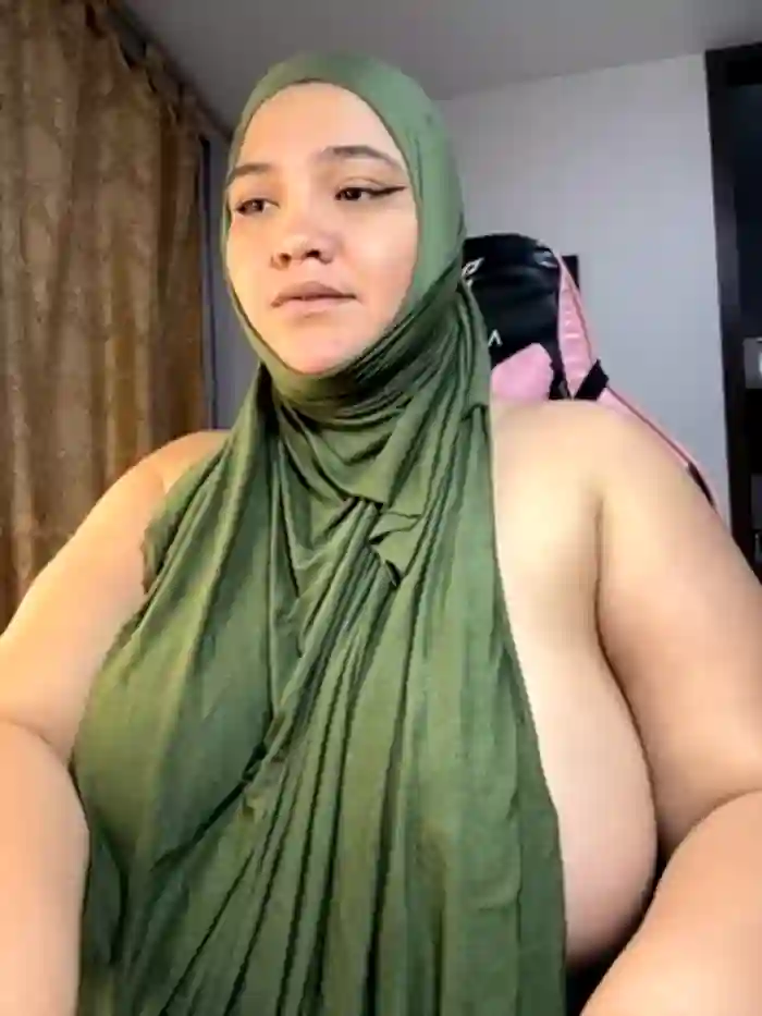 2025/08/05/stripchat-sweetmuslim01-02-13-46