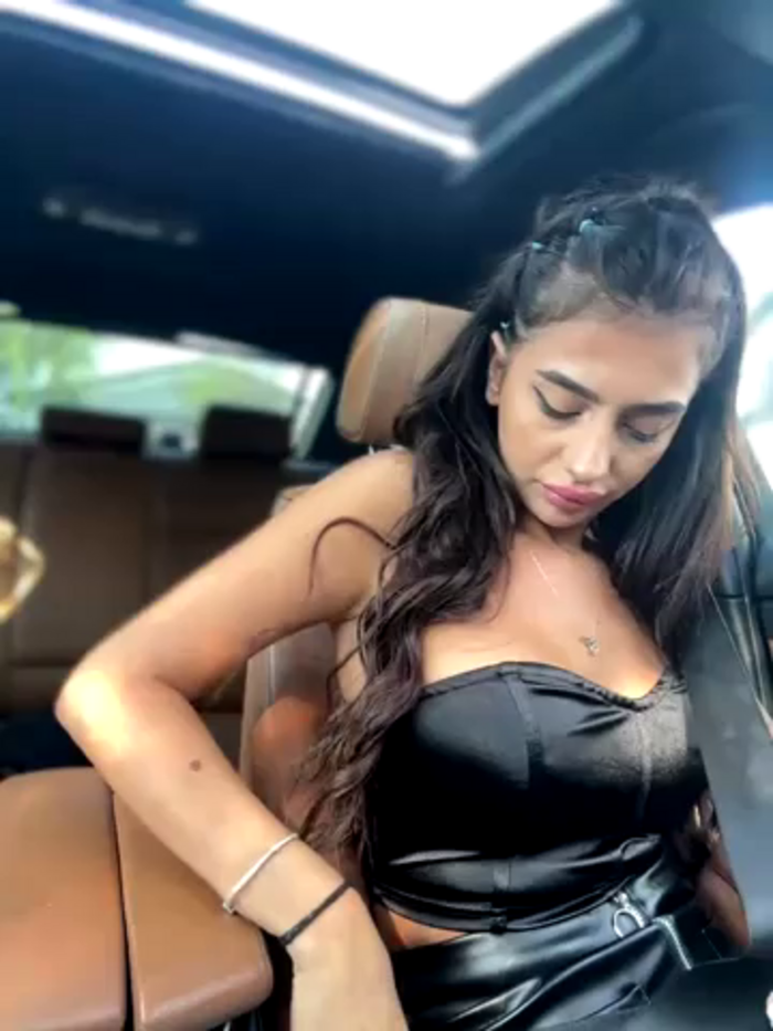 LaraVegas_