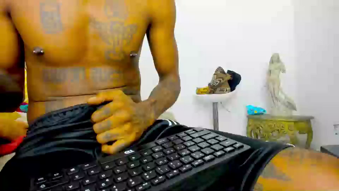 bigblackhotx1