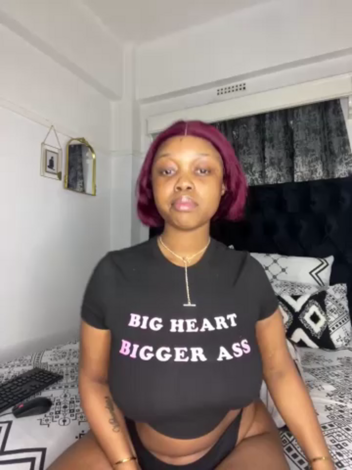 Queen_Tee23