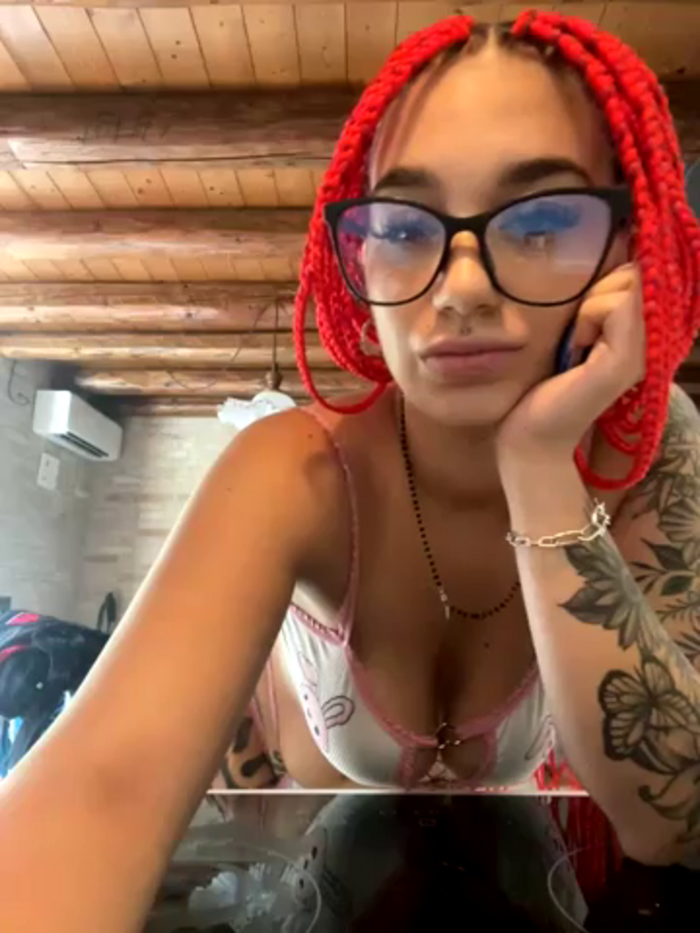 Dollyred