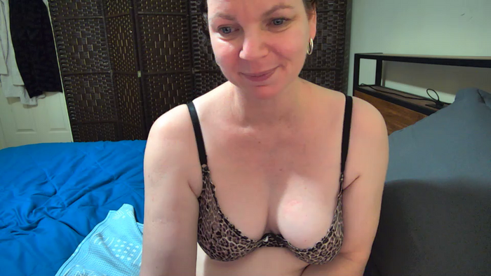 PlayfulcurvyyMilf