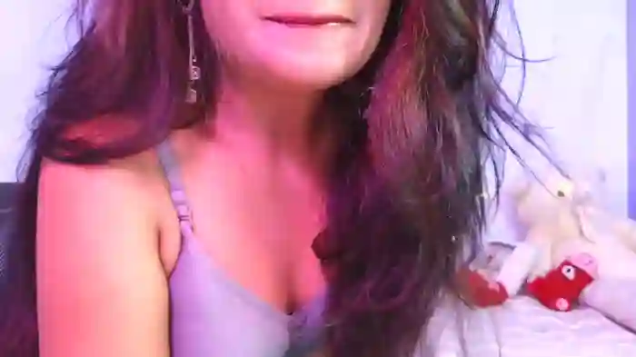 2025/08/07/stripchat-vaarsha-20-19-17