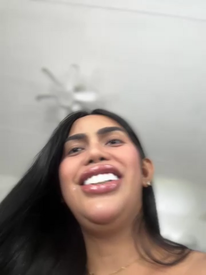 Angela_foxx