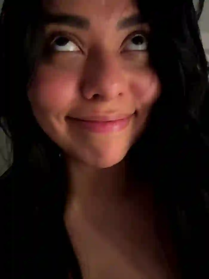 2025/08/08/stripchat-petitlumiere-02-40-27