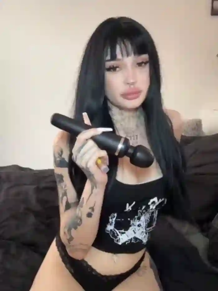 2025/08/08/stripchat-madelinexx-11-46-08