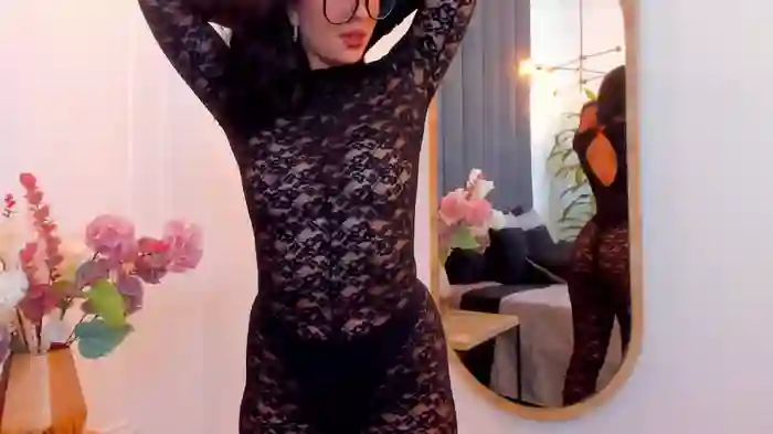 2025/08/08/stripchat-emasaenz-01-54-52