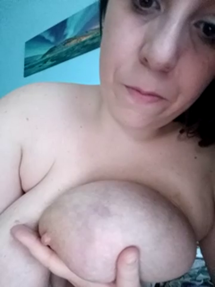 Emma96_hot