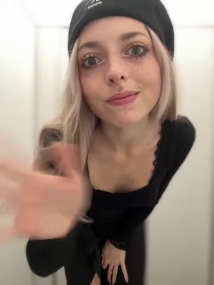 LoraaDoll