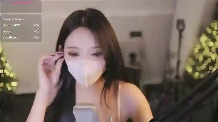 2025/08/08/stripchat-yaya_1888-17-08-12