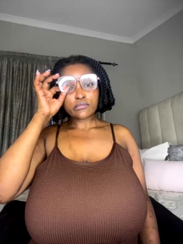 Bustygoddess32