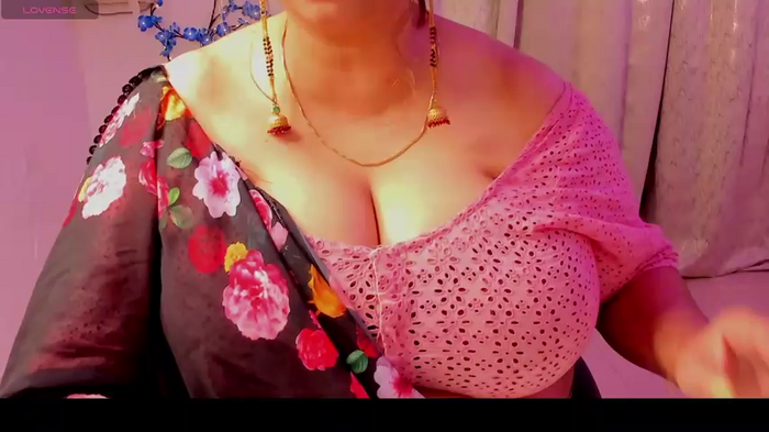 Gulabi_Queen