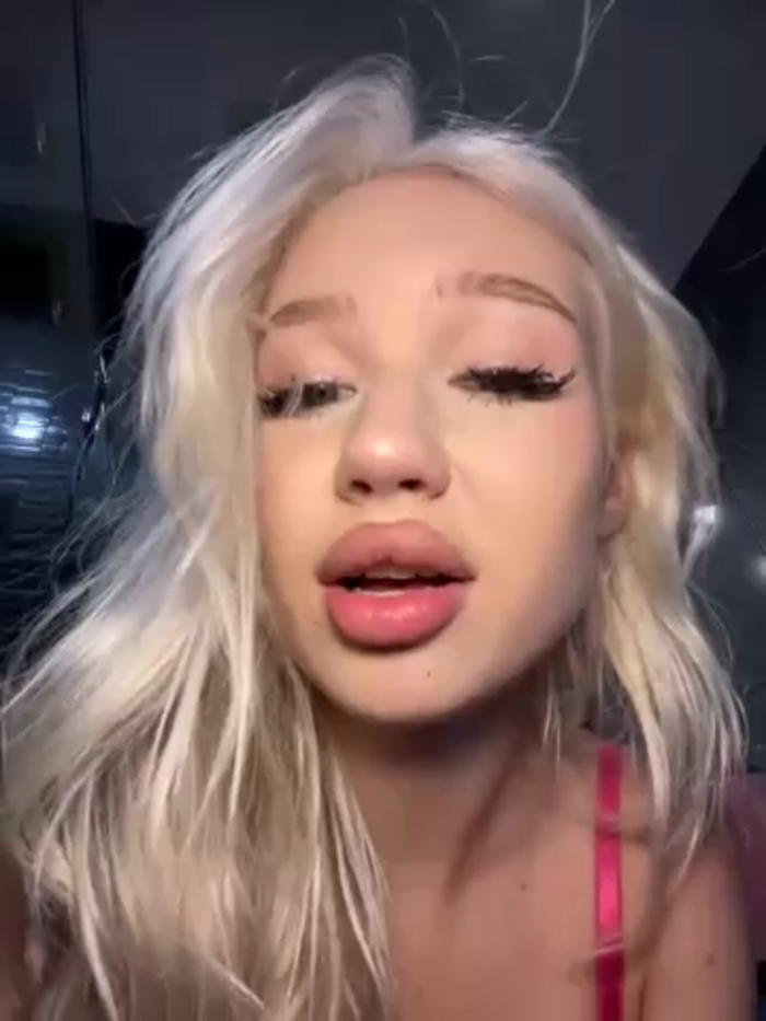 Kiss_Avrora_