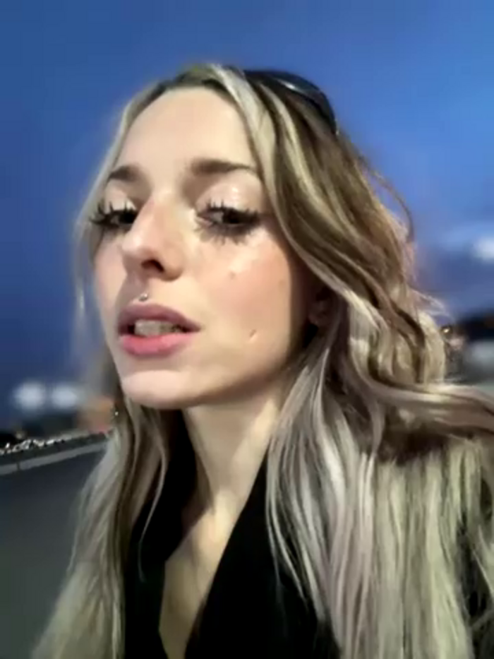 LoraaDoll