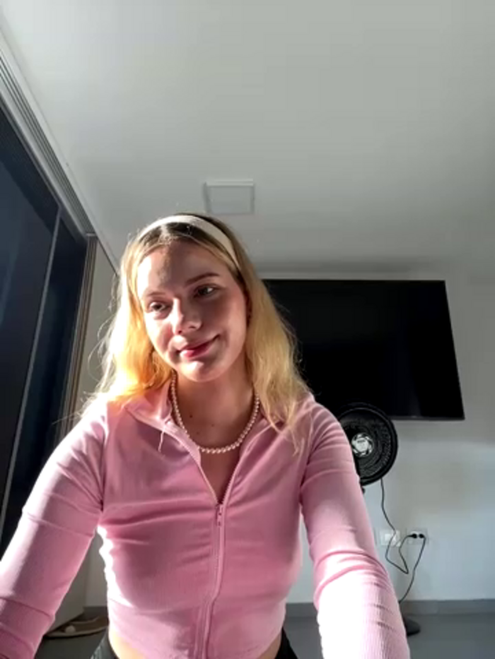 NicoleCut