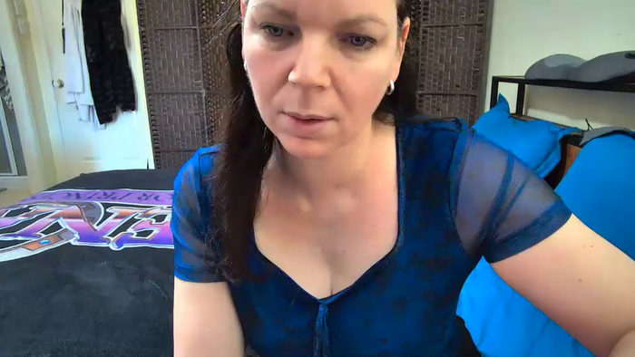 PlayfulcurvyyMilf