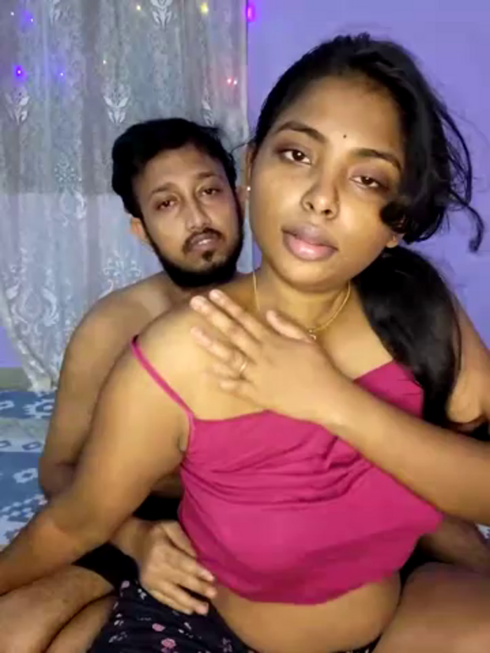 Trending_Couple