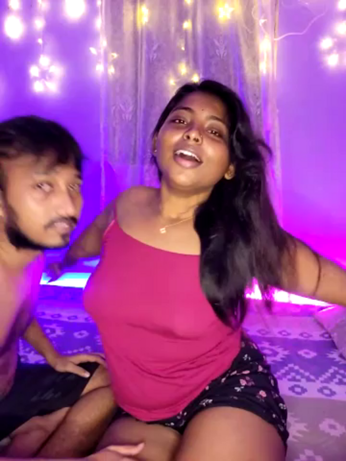 Trending_Couple