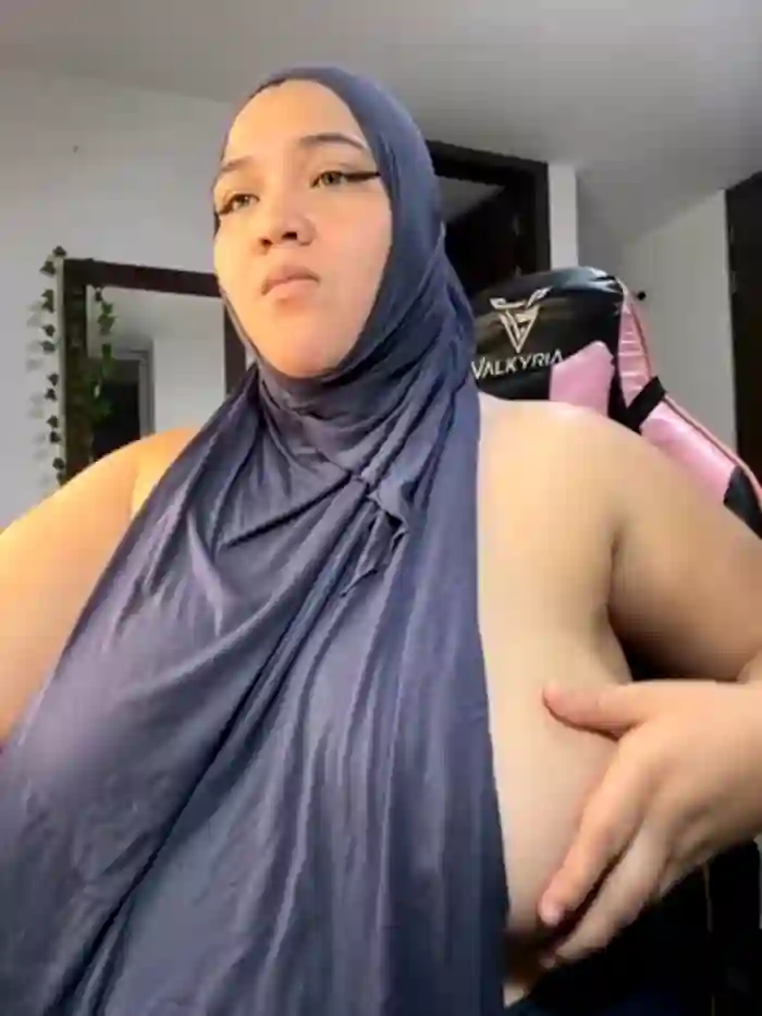 2025/08/12/stripchat-sweetmuslim01-01-49-37