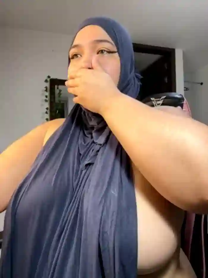 2025/08/12/stripchat-sweetmuslim01-03-30-00