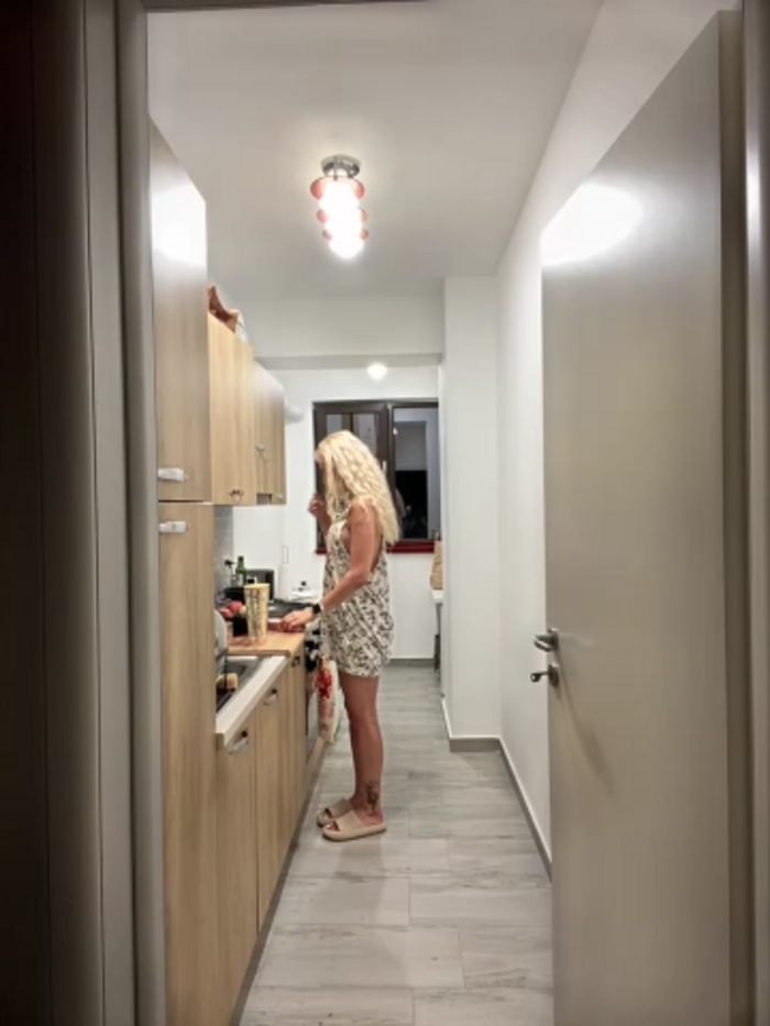 Ella_Charm
