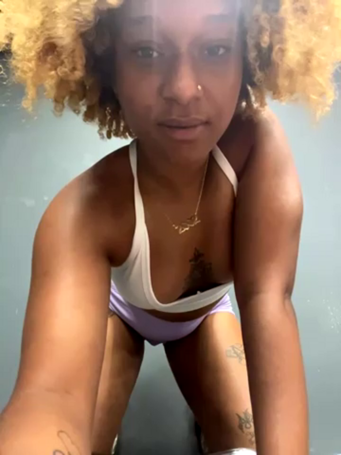 Sexy_curly02