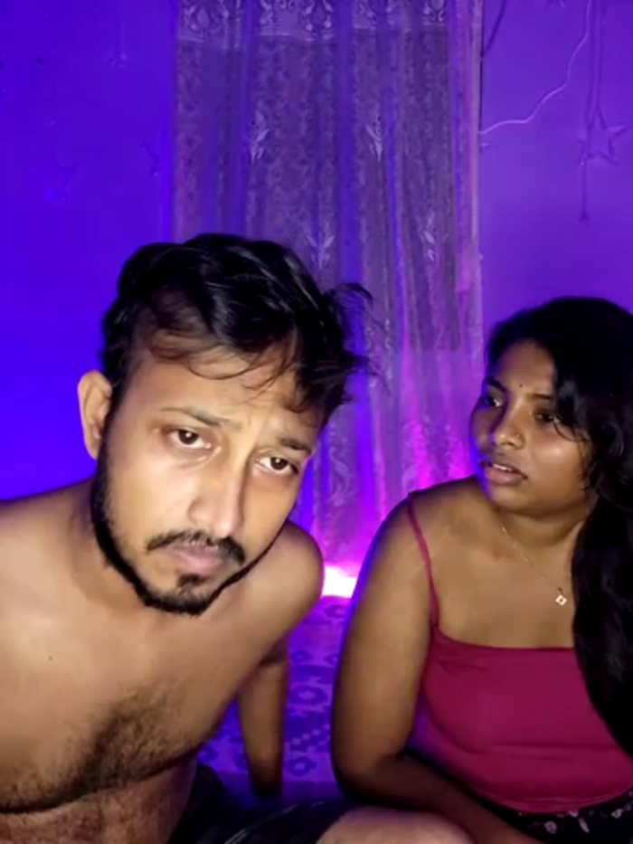 Trending_Couple