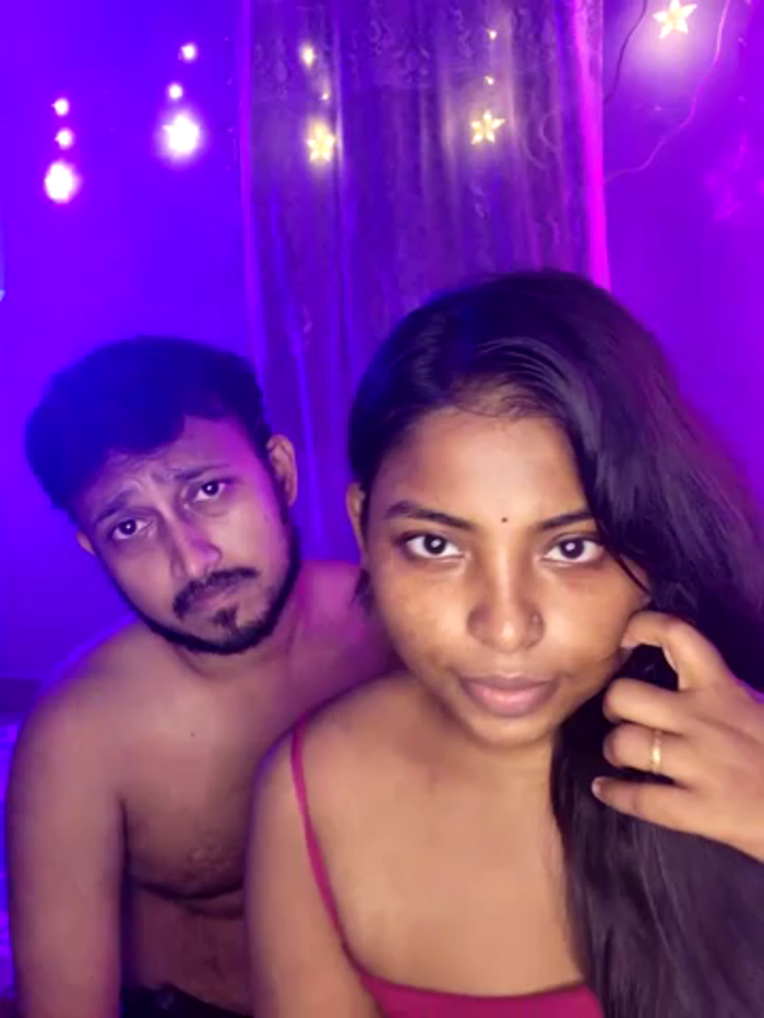 Trending_Couple