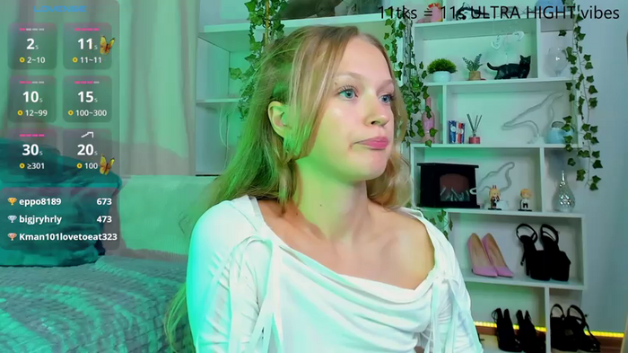 Kara_smalltits