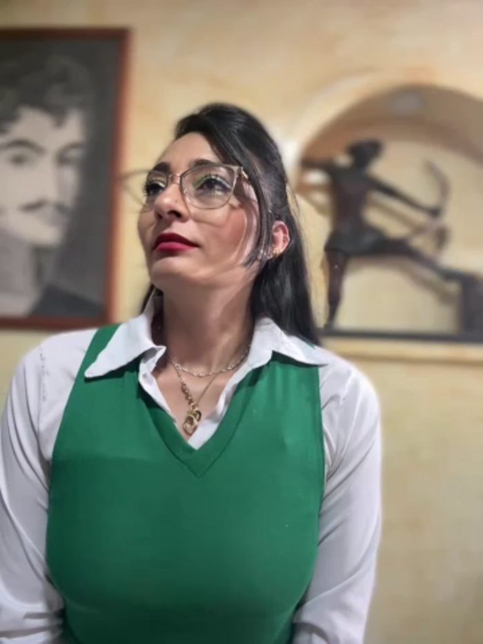 Bella_Office-Naughty1