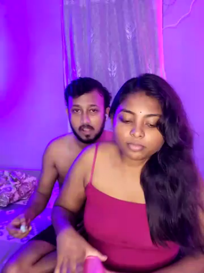 Trending_Couple