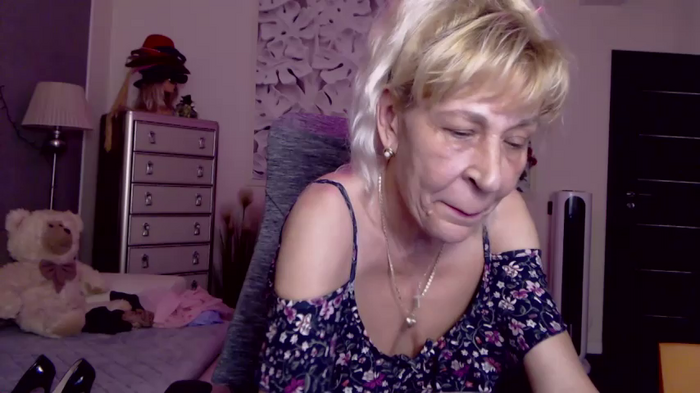 HornyMilf_555