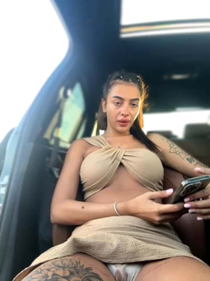 LaraVegas_