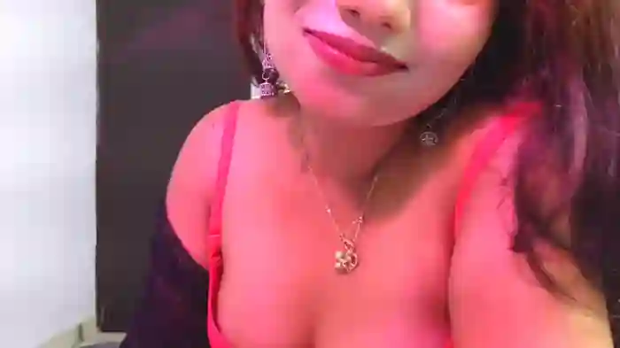 2025/08/16/stripchat-vaarsha-19-32-01