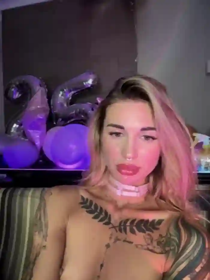 2025/08/17/stripchat-charming_ritta-05-54-56