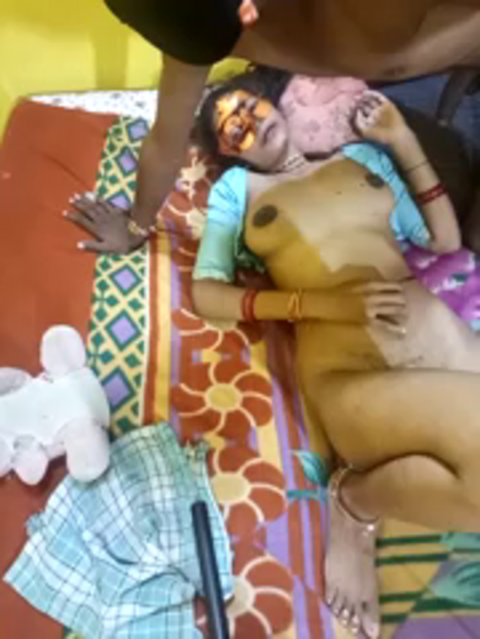 Karisma-sexy-couple