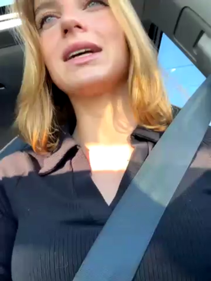 -AngelAri-