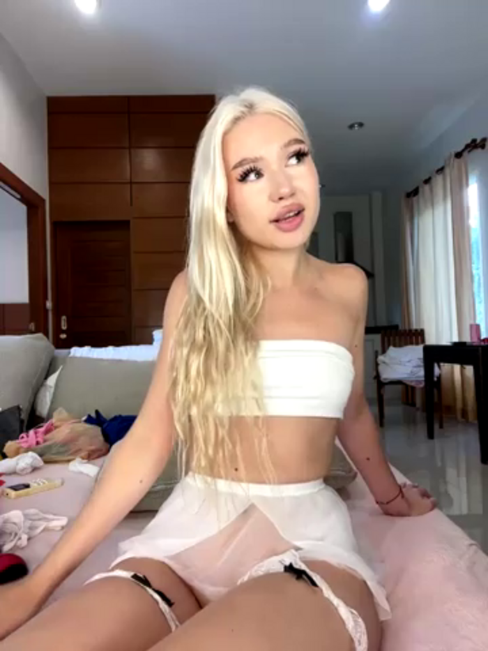 Kiss_Avrora_