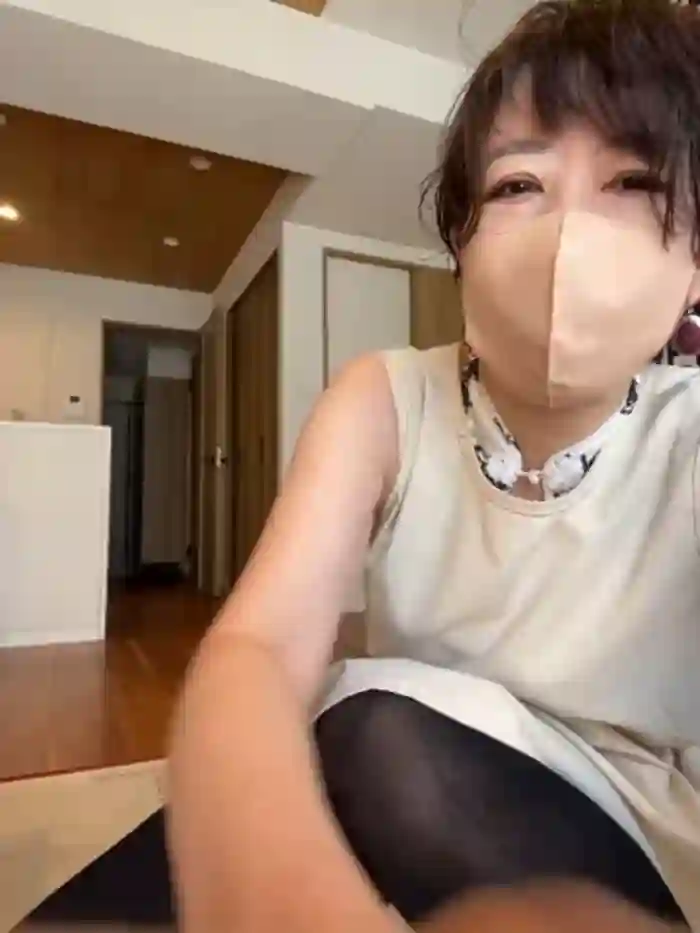 2025/08/17/stripchat-daako_oo-04-45-57