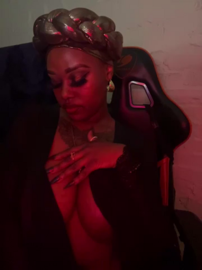 EXOTIC_BEAUTY25_X