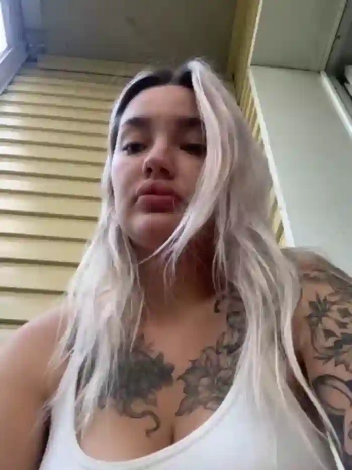 2025/08/19/stripchat-sextazy-12-12-54