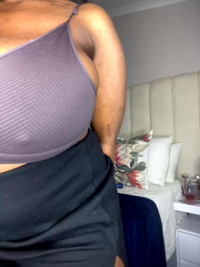 Bustygoddess32