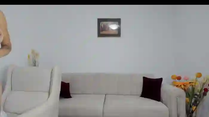 2025/08/20/stripchat-emmapmg-18-31-58
