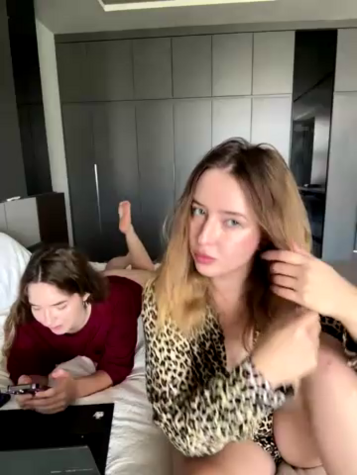 Nura_n_Sarah