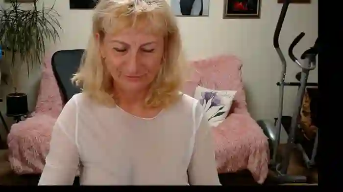 2025/08/20/stripchat-riley_annet-05-43-30