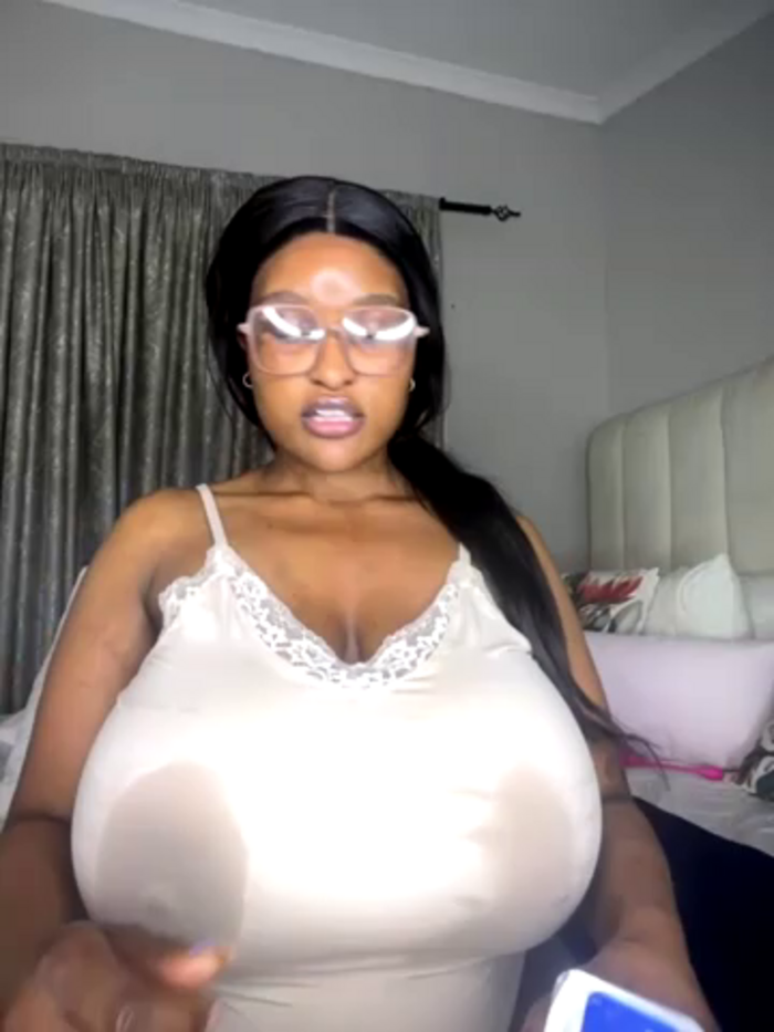 Bustygoddess32